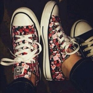Pink & Red Flower Converse 🌸